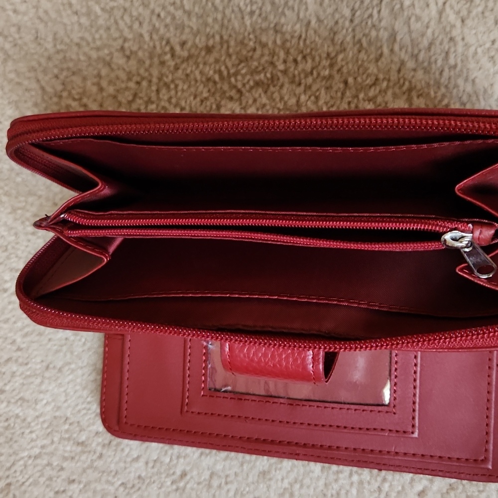 Red Wallet - Picture 6 of 10